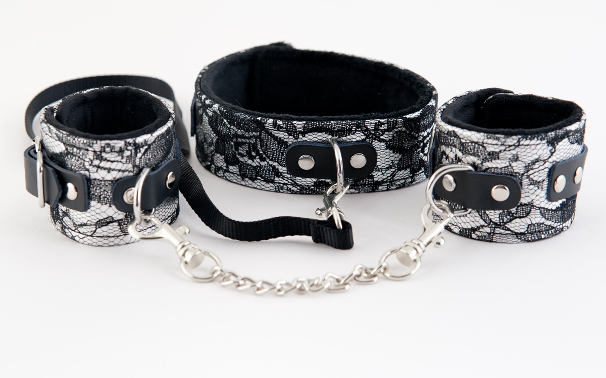 Кружевной набор TOYFA Marcus (ошейник и наручники), серебряный. Фото N2